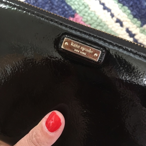 Black patent Kate Spade wallet ♠️ - Picture 5 of 6